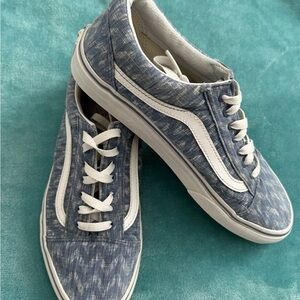 Vans Blue Chevron Women’s Shoes Size 9